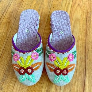 Close Toe Hand Beaded Slides